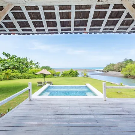 Villa Sungai Laut